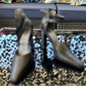 Classic Black Stiletto Heels with Pointed Toe